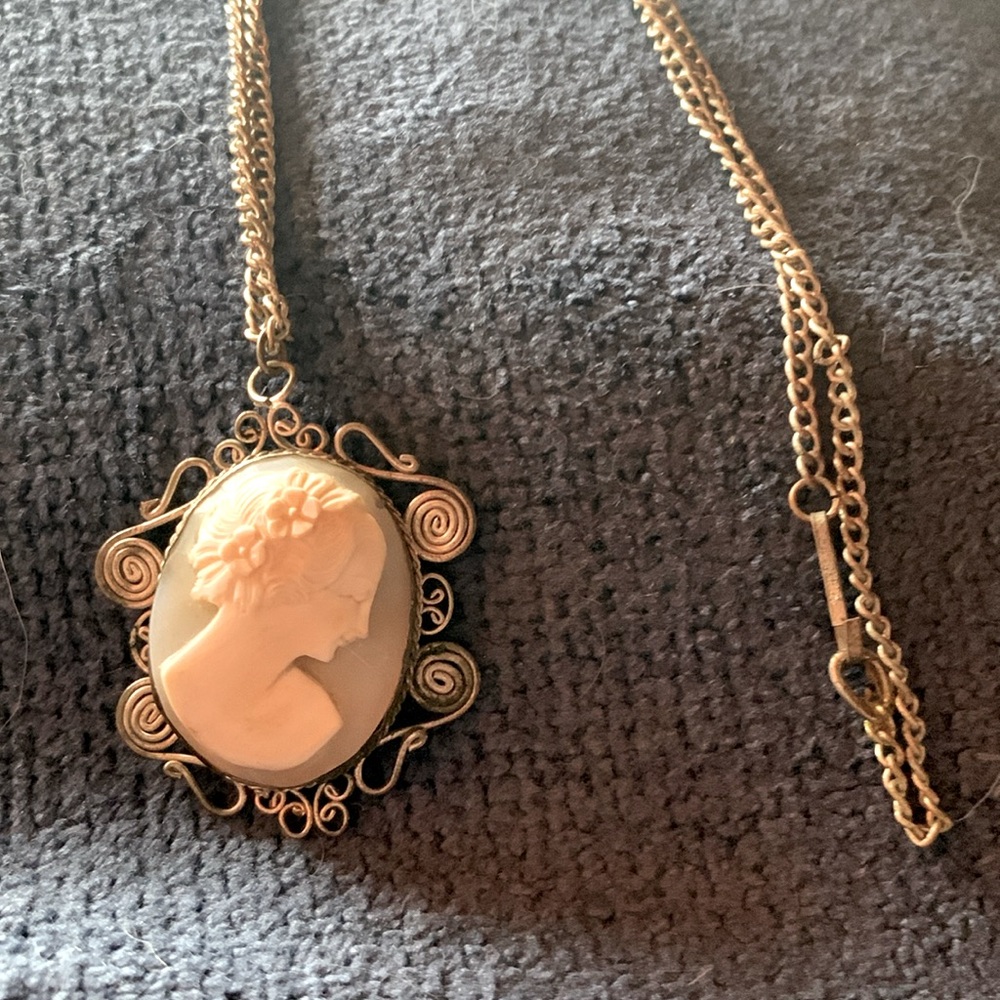 Vintage filigree Cameo Necklace from 1950’s